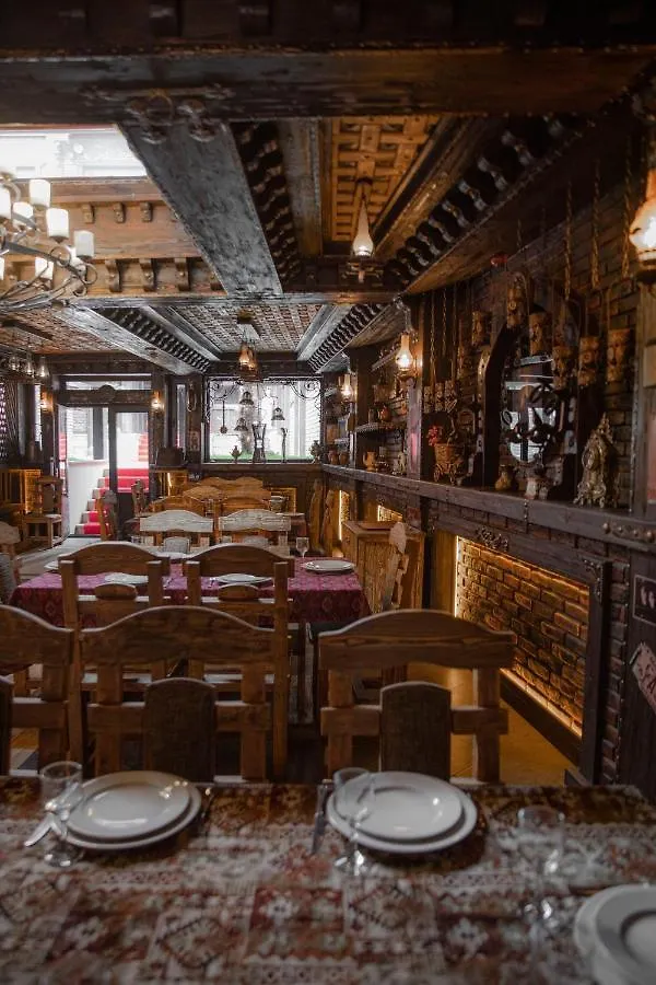 Qesr Hotel Restaurant Baku